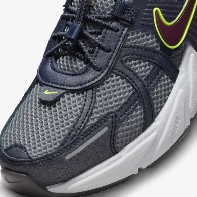 Жіночі кросівки Nike V2K Run 'Black Grey Volt Green' (FV6602-400), EUR 40