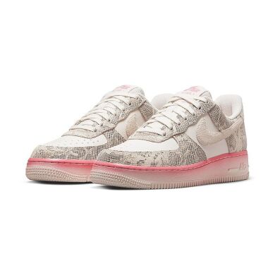 Жіночі кросівки Nike Wmns Air Force 1 07 Lx (DV1031-030), EUR 40