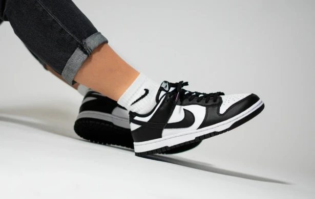 Кросівки Жіночі Nike W Dunk Low (DD1503-101), EUR 38,5