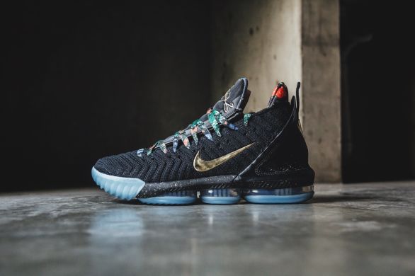 Баскетбольные кроссовки Nike LeBron 16 'Watch The Throne', EUR 40,5