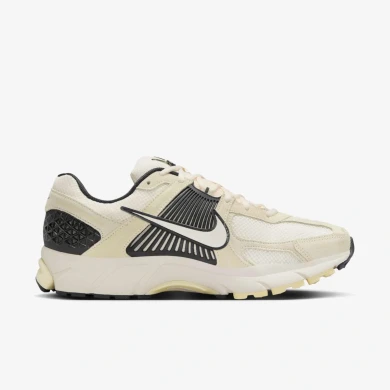 Мужские кроссовки Nike Zoom Vomero 5 "Alabaster" (HF1553-701), EUR 42,5