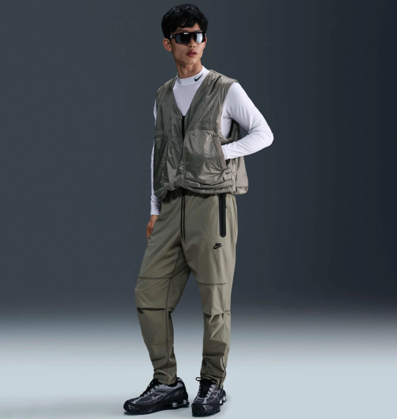Штаны мужские Nike Tech Wvn (HM8241-320)