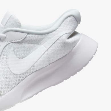 Кроссовки женские Nike Tanjun Flyease White DV7786-101, EUR 38,5