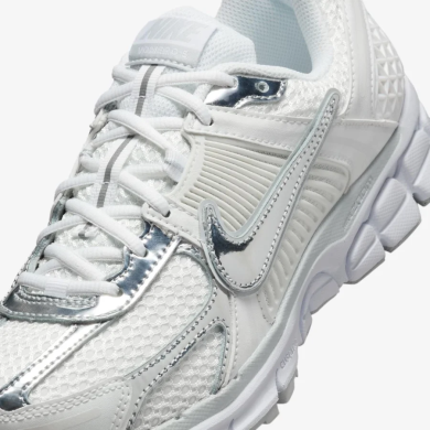Жіночі кросівки Nike Zoom Vomero 5 'Chrome Toe' (HF7723-100), EUR 39
