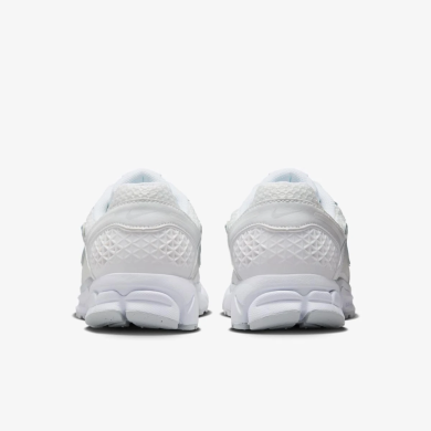 Жіночі кросівки Nike Zoom Vomero 5 'Chrome Toe' (HF7723-100), EUR 39