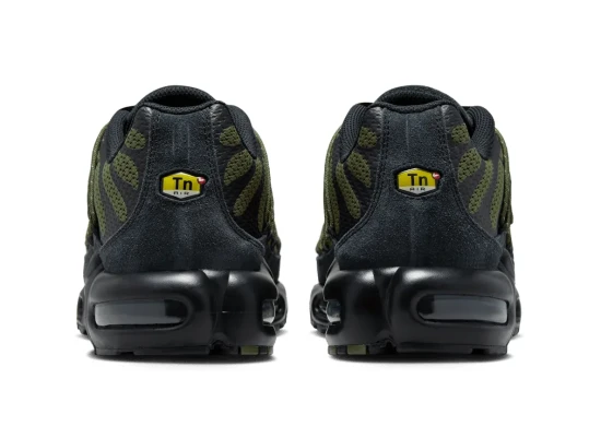 Чоловічі кросівки Nike Air Max Plus Utility (FJ4232-200)