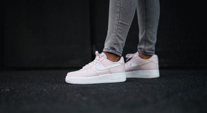 Женские кроссовки Nike Air Force 1 Low "Pink Iridescent", EUR 39