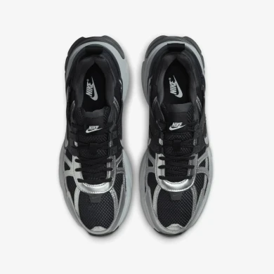 Женские кроссовки Nike V2K Run 'Black Metallic Silver' (FD0736-005), EUR 38