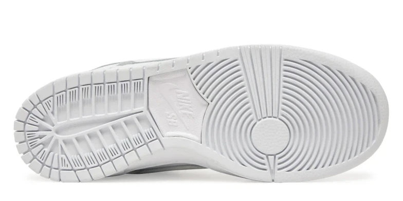 Кроссовки мужские Nike Sb Dunk Low Pro (FJ1674-100), EUR 40