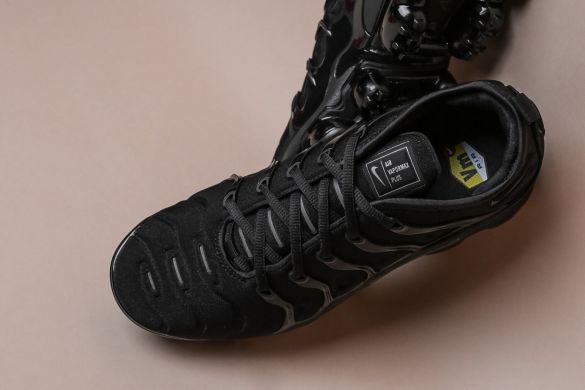 Кроссовки Nike Air VaporMax Plus "Triple Black", EUR 42