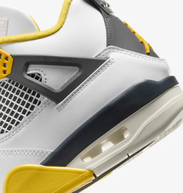 Кросівки Жіночі Air Jordan 4 Retro (AQ9129-101), EUR 37,5