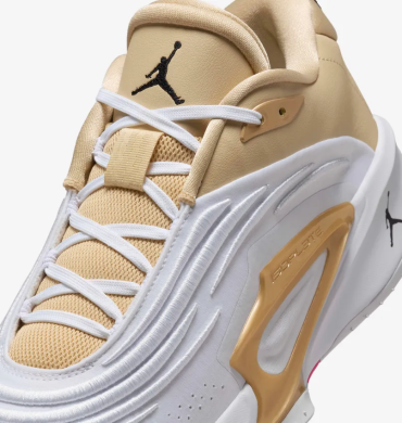 Баскетбольные кроссовки Air Jordan Luka 3 SE 'Matador' (FZ2464-100), EUR 43