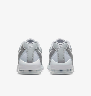 Кросівки Чоловічі Nike Air Max Invigor (749680-005), EUR 44,5