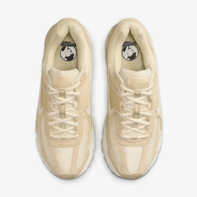 Жіночі кросівки Nike Zoom Vomero 5 Beach HQ0458-200, EUR 39