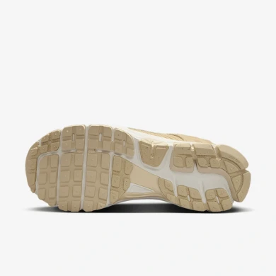 Жіночі кросівки Nike Zoom Vomero 5 Beach HQ0458-200, EUR 39