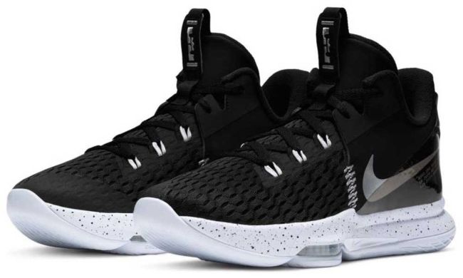 Баскетбольні кросівки Nike LeBron Witness 5 "Black/White", EUR 41