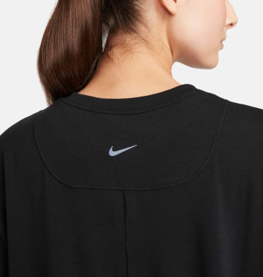 Лонгслив женский Nike One Relaxed Dri-Fit (FN2817-010)