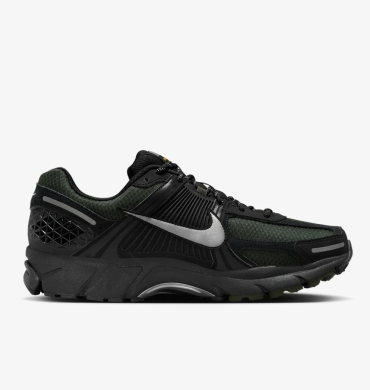 Кроссовки мужские Nike Zoom Vomero 5 (HV2527-001), EUR 40