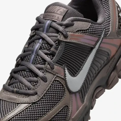 Чоловічі кросівки Nike Zoom Vomero 5 "Cave Stone" HF5493-201, EUR 42