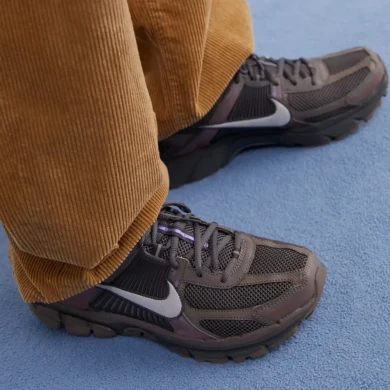 Чоловічі кросівки Nike Zoom Vomero 5 "Cave Stone" HF5493-201, EUR 42