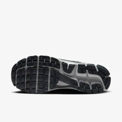 Чоловічі кросівки Nike Zoom Vomero 5 "Cave Stone" HF5493-201, EUR 45,5