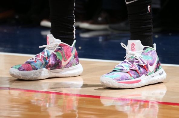 Кросівки для баскетболу Nike Kyrie 5 "Neon Blends", EUR 42