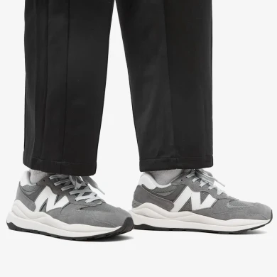 Кросівки Чоловічі New Balance 5740 V1 (M5740VPB), EUR 42,5