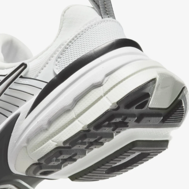 Женские кроссовки Nike V2K Run (HF5342-100), EUR 36,5
