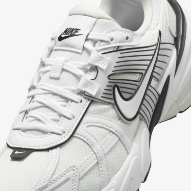 Женские кроссовки Nike V2K Run (HF5342-100), EUR 36,5