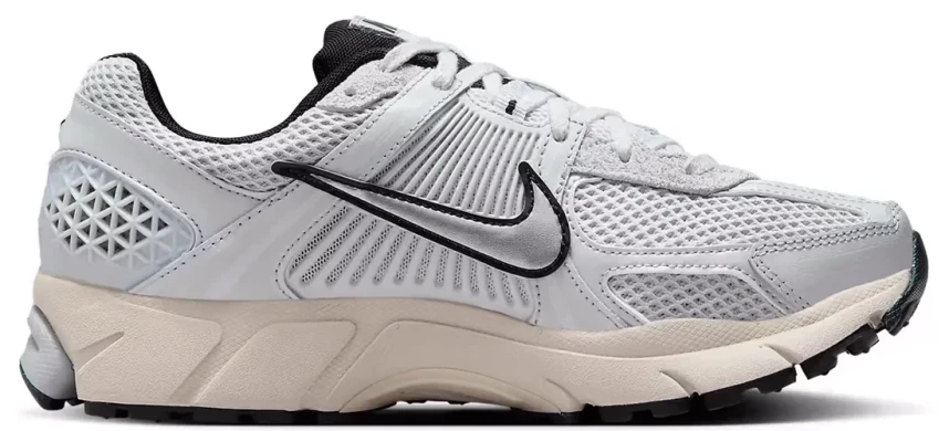 Кроссовки женские Nike Wmns Zoom Vomero 5 (FN6742-002), EUR 38