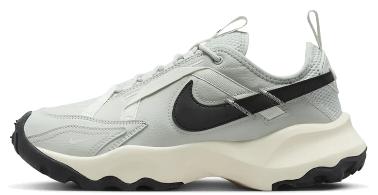 Женские кроссовки W Nike TC 7900 (DD9682-004), EUR 37,5