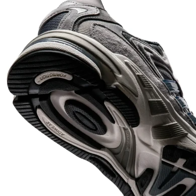 Чоловічі кросівки Adidas Response CL 'Metal Grey' (GZ1561), EUR 44