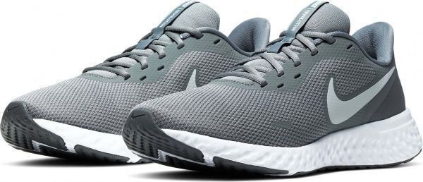 Оригінальні кросівки для бігу Nike Revolution 5 (BQ3204-005), EUR 41