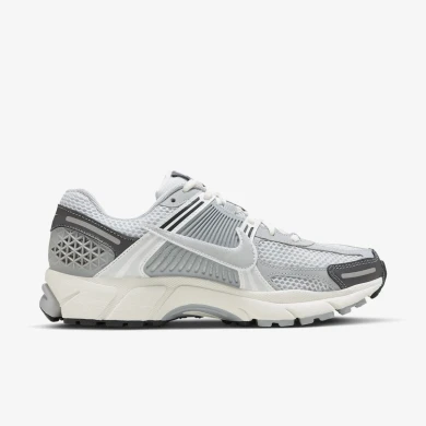 Кроссовки Nike Zoom Vomero 5 (FD9919-001), EUR 40,5