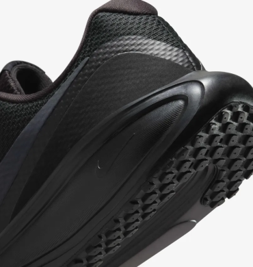 Кроссовки женские Nike Revolution 8 (HJ8485-002), EUR 36,5