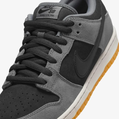 Чоловічі кросівки Nike Dunk Low SB 'Smoke Grey' (HF3063-001), EUR 45,5