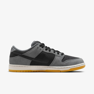 Чоловічі кросівки Nike Dunk Low SB 'Smoke Grey' (HF3063-001), EUR 45,5