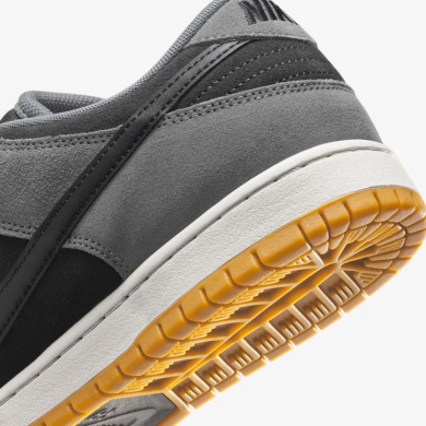 Чоловічі кросівки Nike Dunk Low SB 'Smoke Grey' (HF3063-001), EUR 45,5