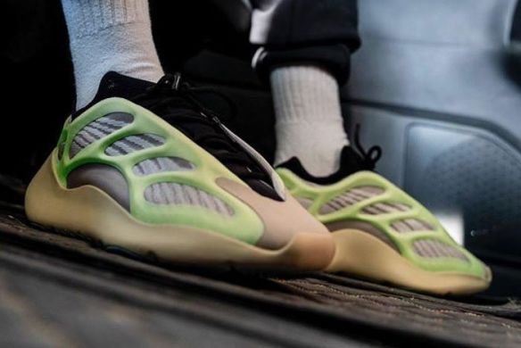 Кросівки Adidas Yeezy 700 V3 “Azael”, EUR 37