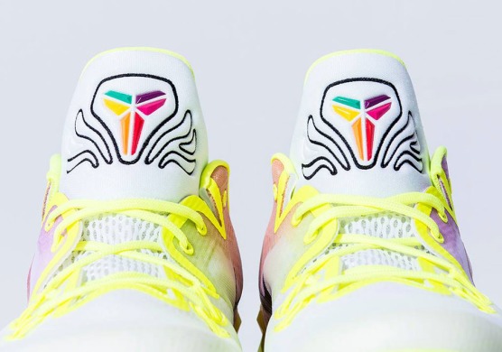 Баскетбольні кросівки Nike Zoom Kobe Venomenon 5 "Dreams", EUR 43