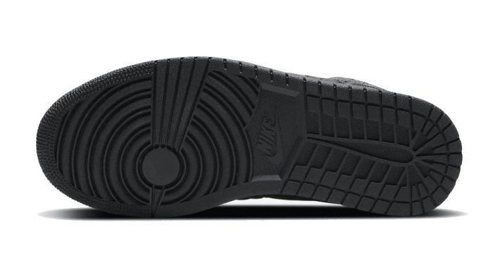 Кроссовки Air Jordan 1 Mid "Black Quilted", EUR 40,5