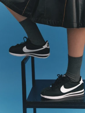 Кросівки жіночі Nike Cortez Nylon 'Black/White' (DZ2795-001), EUR 38