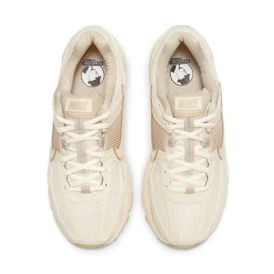 Кросівки жіночі Nike Zoom Vomero 5 Beige FQ6868-111, EUR 36