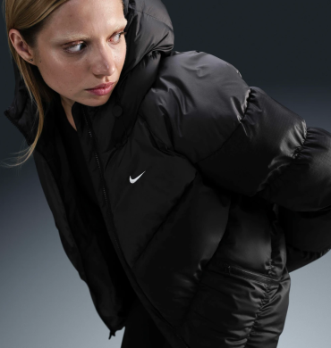 Женская куртка Nike NSW Windpuffer Storm-Fit (HF7865-010)