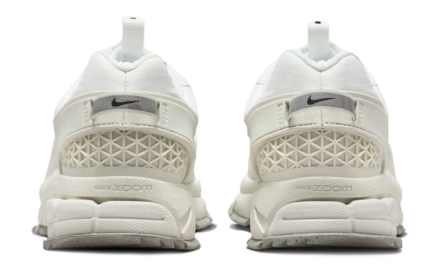 Жіночі Кросівки Nike Zoom Vomero Roam (HV6410-100), EUR 42