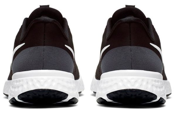 Оригінальні кросівки для бігу Nike WMNS Revolution 5 (BQ3207-002), EUR 38