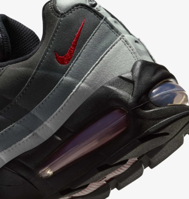 Кроссовки мужские Nike Air Max 95 OG x Liverpool FC (HM4830-001), EUR 45,5