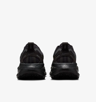 Кросівки чоловічі Nike Vomero 18 GORE-TEX (HQ7001-001), EUR 41