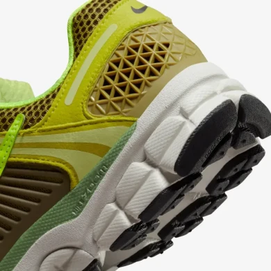 Кроссовки Nike Zoom Vomero 5 "Olive Flak" (FJ4738-300), EUR 44