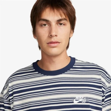 Футболка Чоловіча Nike SB Max90 (FQ3711-410), S